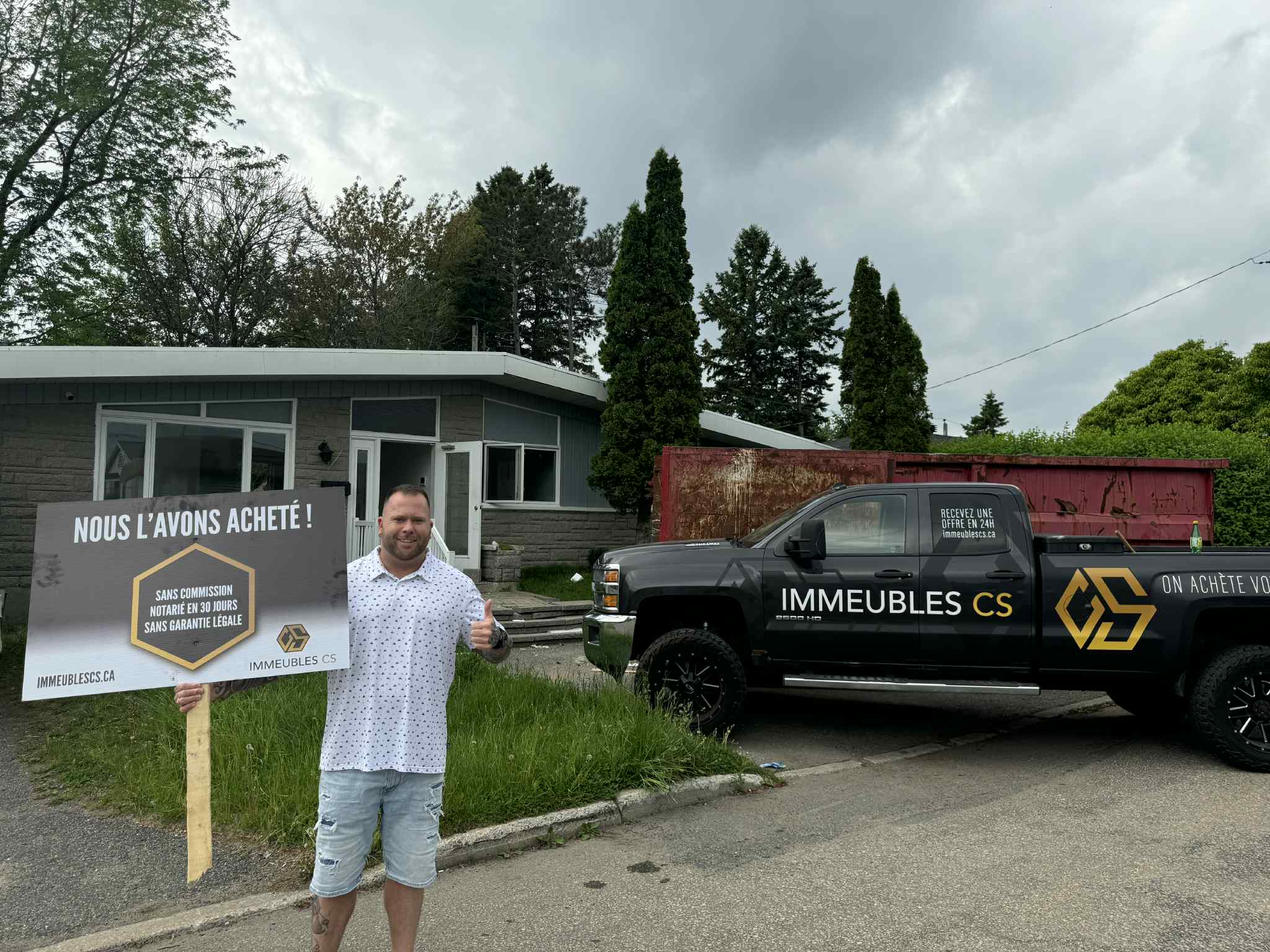 Carl d’Immeubles CS devant une propriété acquise — photo 3