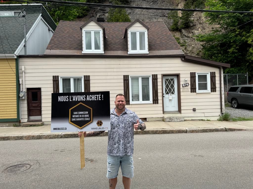 Carl d’Immeubles CS devant une propriété acquise — photo 4