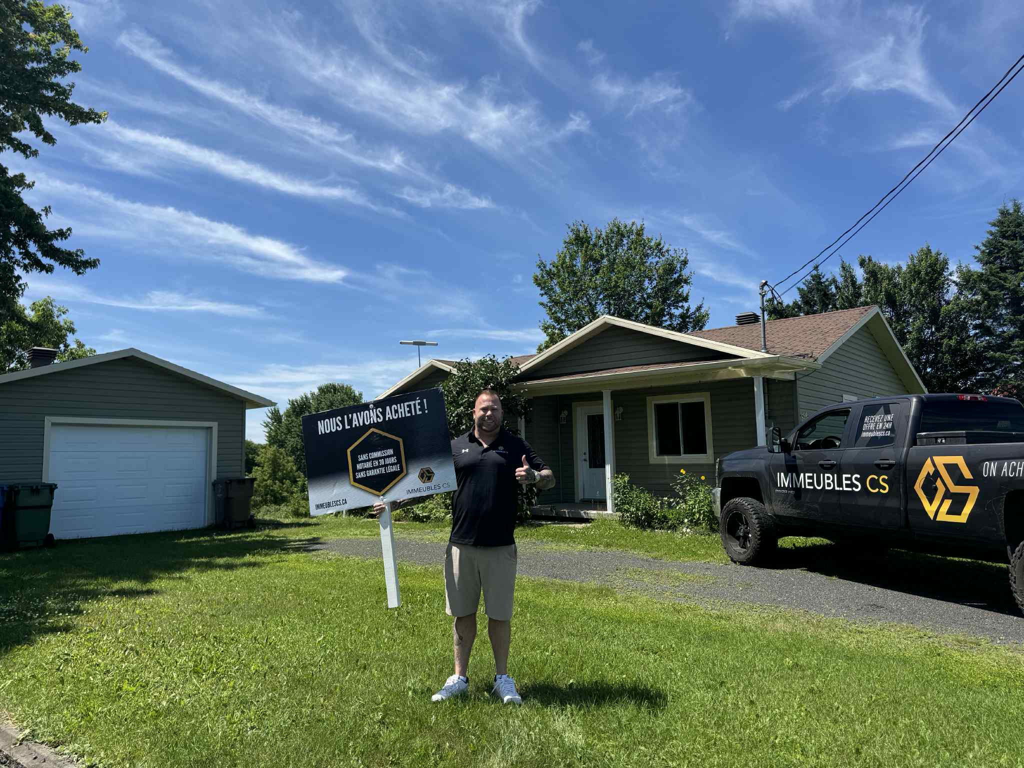 Carl d’Immeubles CS devant une propriété acquise — photo 9